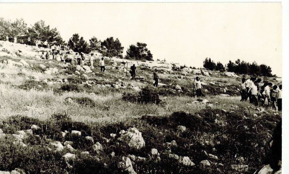 לוויה של חייל צהל ברוך דסברג הקבר הראשון בבית העלמין (3)